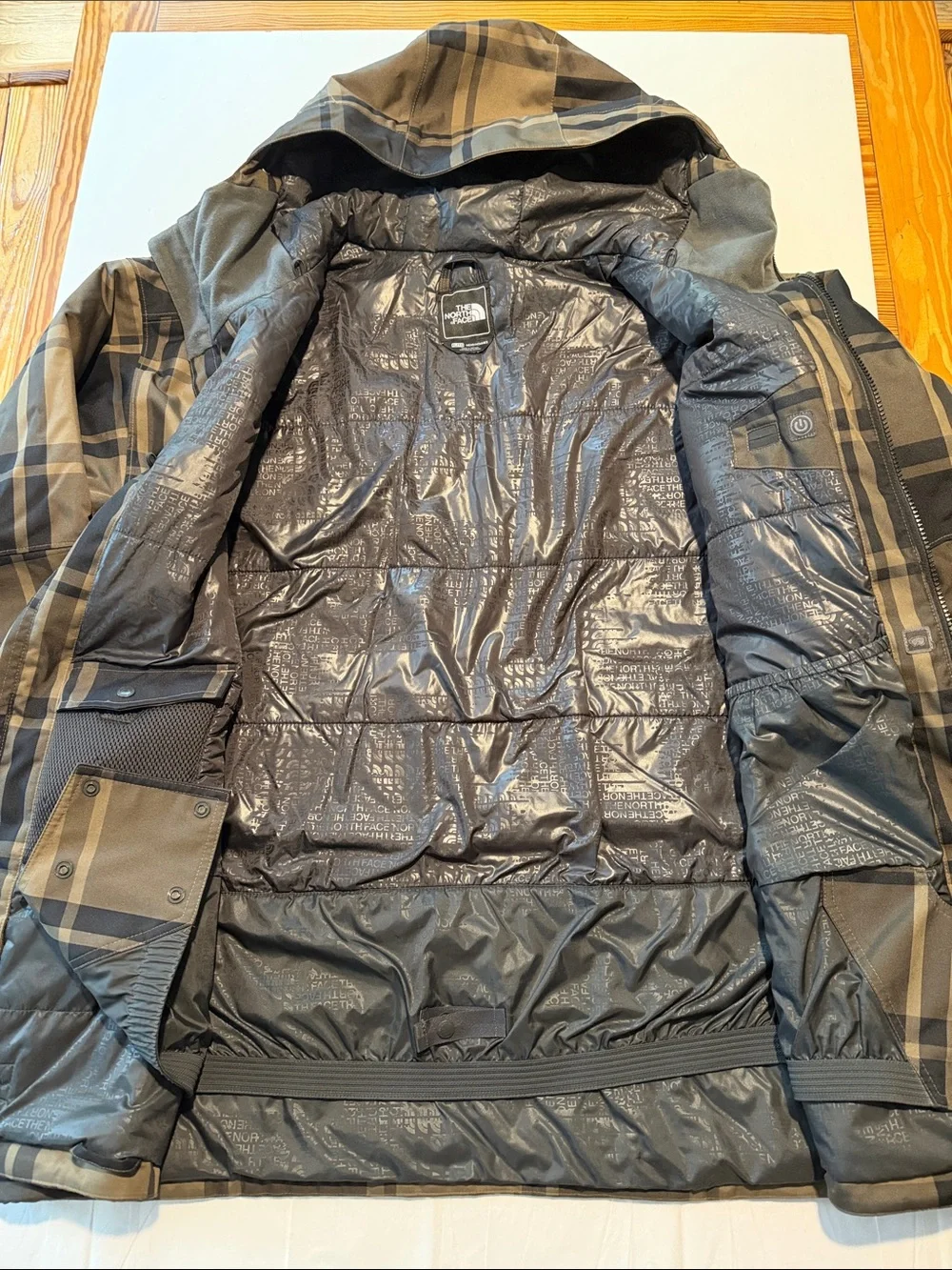 The North Face Klamath Men’s Hooded Jacket in Olive & Black